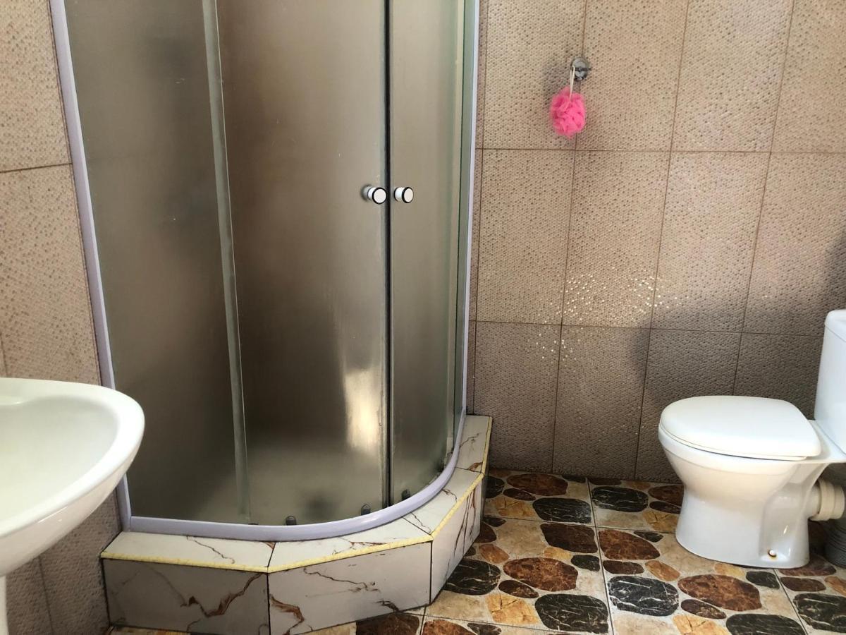 Martvili Guesthouse Bagian luar foto